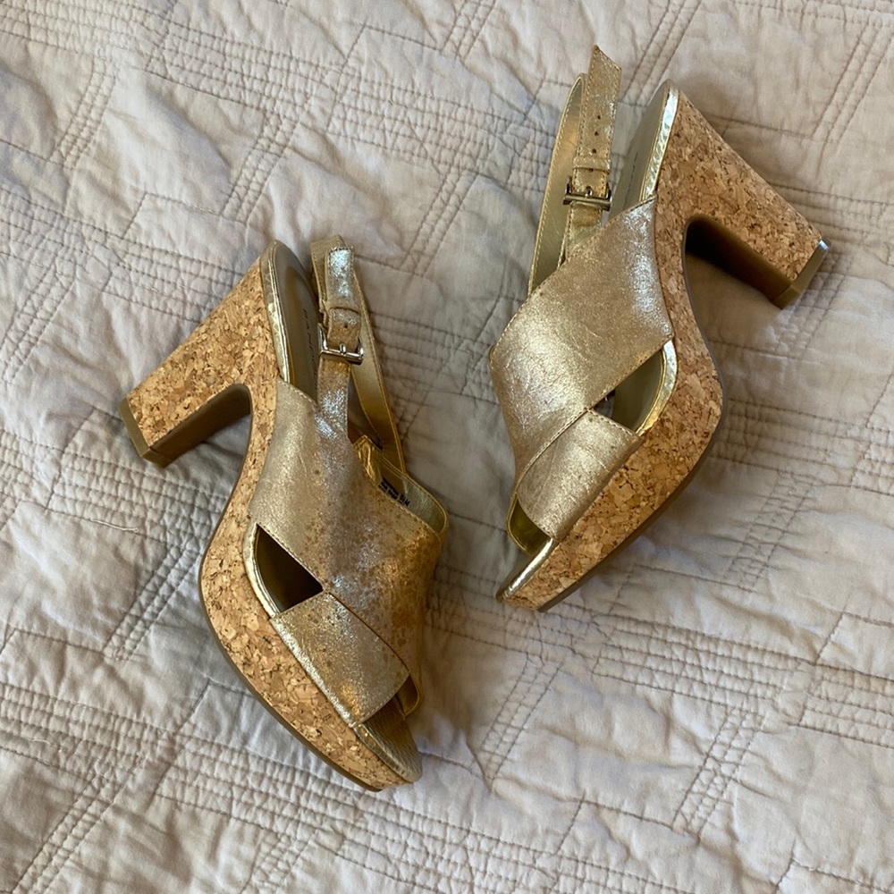 Bandolino gold with cork platform heel BD Mopina sandals 8.5